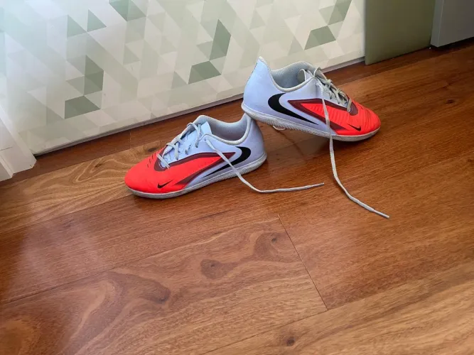 Chuteira Nike Phantom Futsal - 36