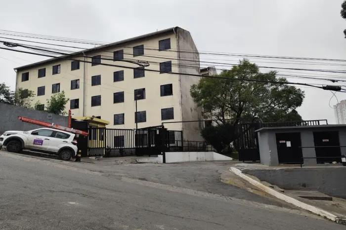 Apartamento para alugar na Rua São Benedito, Jardim Vista Alegre, Embu das Artes - SP