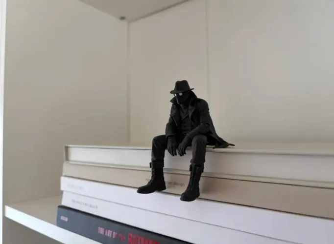 Estátua Spider-Man Noir Sentado - Decoração Geek / Setup Gamer