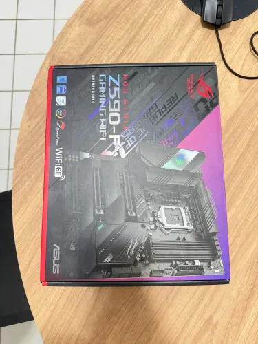 Placa Mãe Asus ROG Strix Z590-F Gaming WiFi