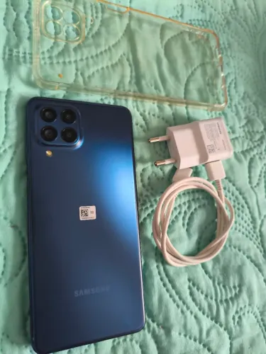 Samsung M53 (detalhes na tela tela).