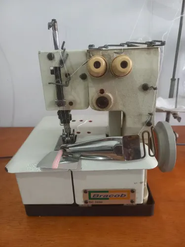 Máquina de costura