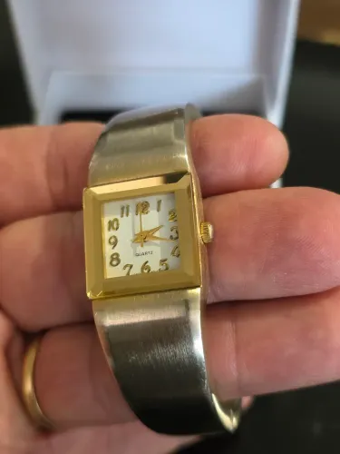 Relógio bracelete feminino pulseira dourada Bezel facetado máquina japonesa Miyota vintage