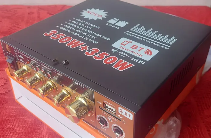 Amplificador de áudio com Bluetooth USB FM