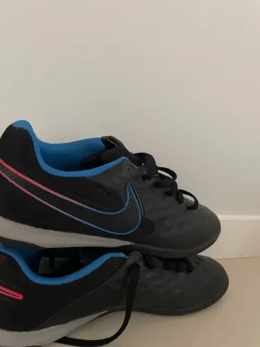 Nike Tiempo preto/azul/rosa Tam:42