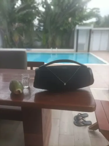 Estou vendendo essa JBL, semi nova, motivo da venda comprar outra!