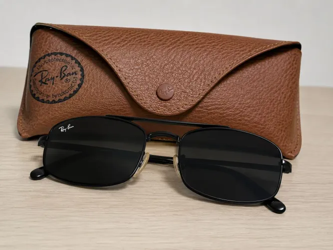 Óculos Ray-Ban RB3719