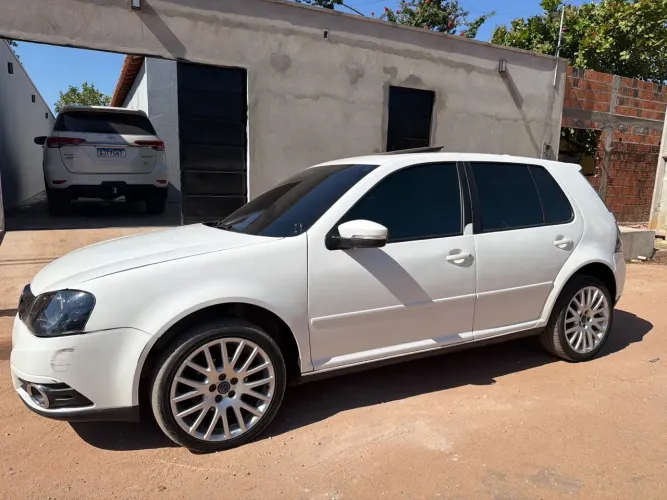 Volkswagen Golf Sportline 1.6 MI Total Flex 8V 4P 2013