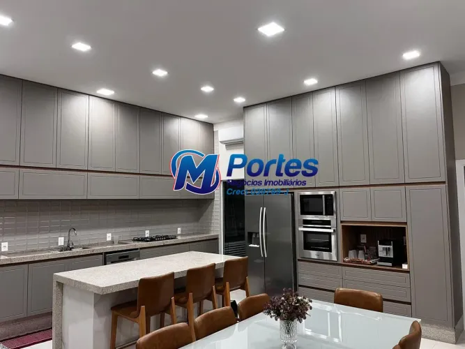Casa em condominio fechado, Bosque Sul, 3 suítes, escritório, rica em armarios, varanda go