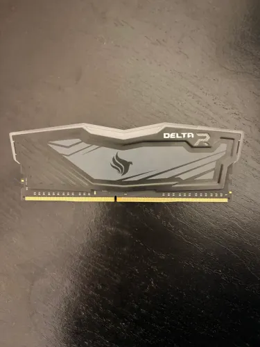 Memoria Team Group T-Force Pichau Delta RGB 8GB (1x8) DDR4 3200MHz