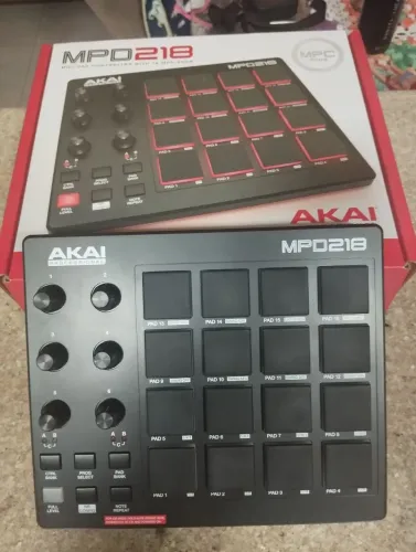 Akai mpd218 controlador midi