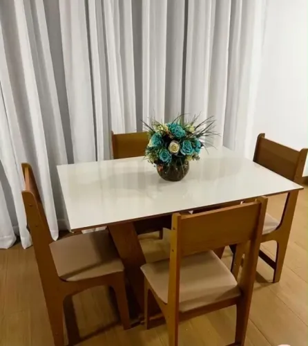 Mesa de jantar retangular