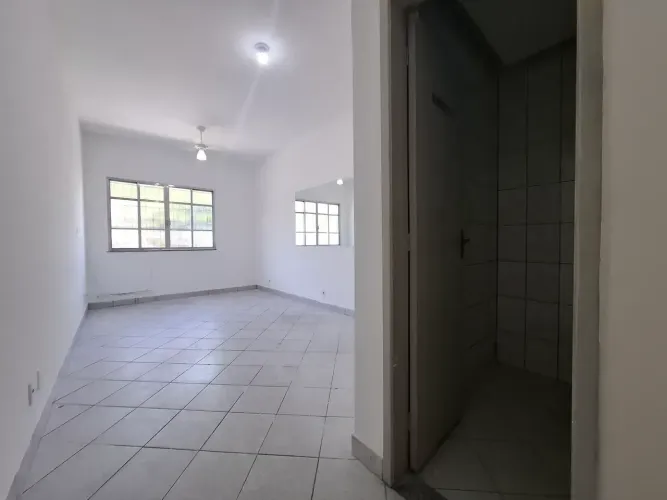Alugo Sala comercial com banheiro 25m² em excelente localidade próximo ao Shoping Sulacap