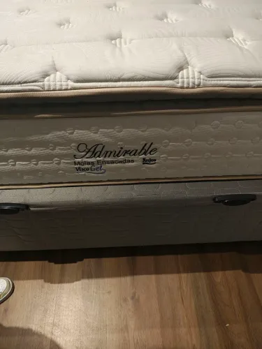 Cama box com baú casal molas ensacadas. Admirable anjos