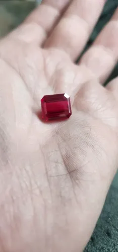 Rubi de laboratório