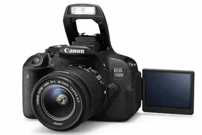 Canon EOS 700D + Lente 18-55mm + Kit Completo de Acessórios ? Pronta pra uso!
