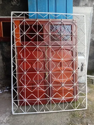 ? VENDO 2 JANELAS DE MADEIRA MACIÇA