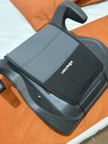 Assento de elevação voyage cinza e preto