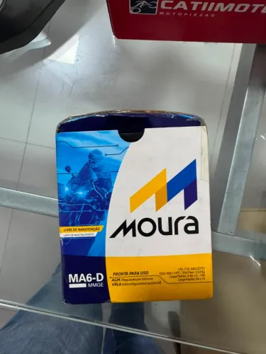 Bateria de moto moura nova na caixa 