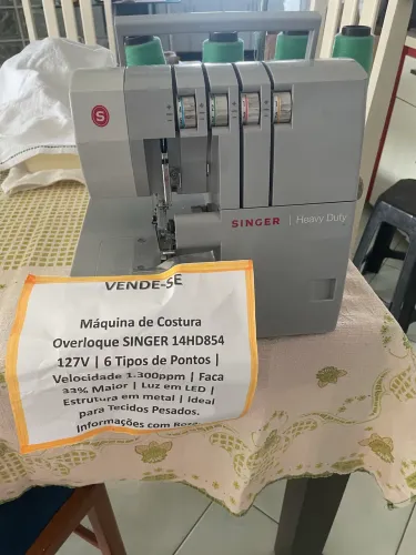Máquina de costura singer overloque