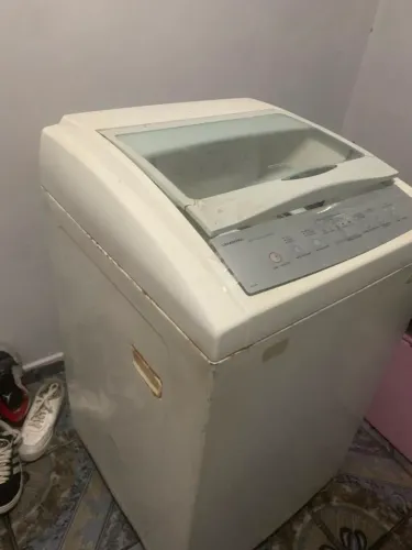 Máquina para retirada de peças 