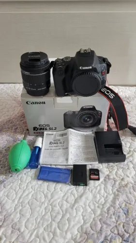 Canon SL2