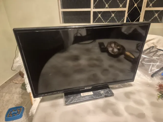 TV 24" Semp Toshiba