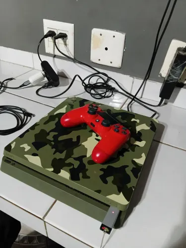 PS4 SLIM COM DEFEITO NO HD