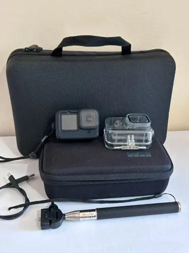 Go Pro Hero 10 Black com acessórios