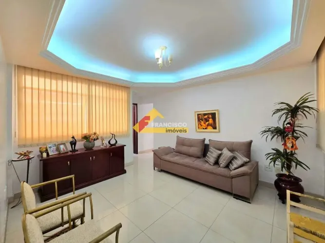 Apartamento à venda, 3 quartos, 1 suíte, 1 vaga, Centro - Divinópolis/MG