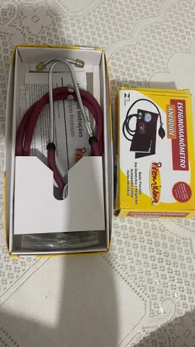 Vendo Estetoscópio é Esfigmomanômetro 