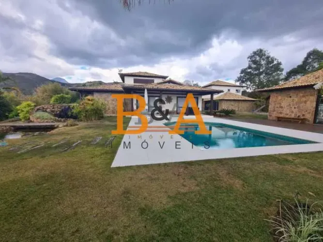 CASA EM ITAIPAVA