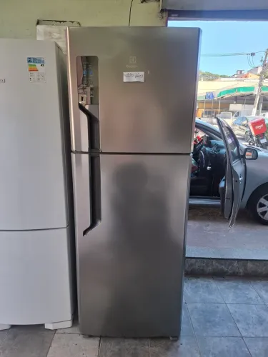 Geladeira Electrolux Frost Free Duplex Inox 220V - Painel Digital - Ótimo Estado.