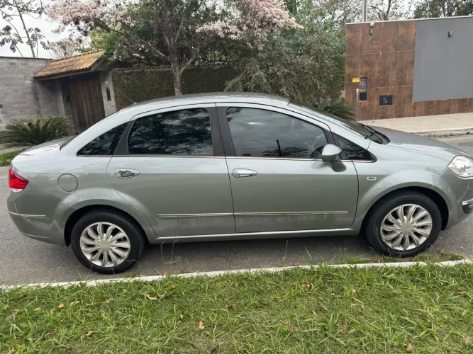 Fiat Linea Essence 1.8 Flex 16V 4P 2016