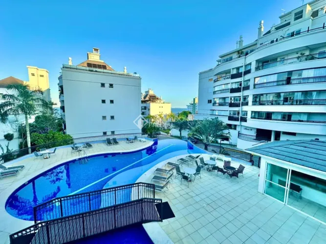 Apartamento de 2 quartos no Belle Vie em Coqueiros (Condomínio Completo)