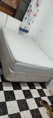 Vende-se cama box casal 