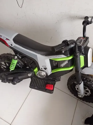Moto infantil elétrica