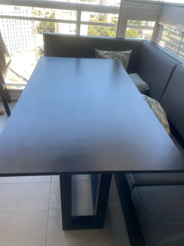 Mesa de jantar preta madeira