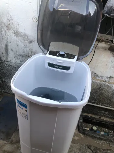 Tanquinho semi novo