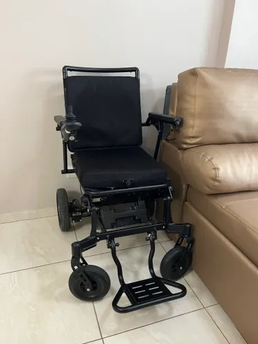 Cadeira de rodas elétrica