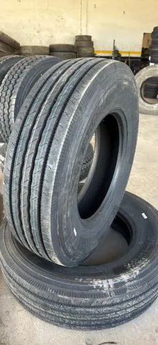 Pneu 275/80r22.5 novo liso