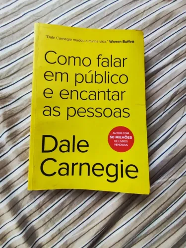 Livro - Como falar em público e encantar as pessoas
