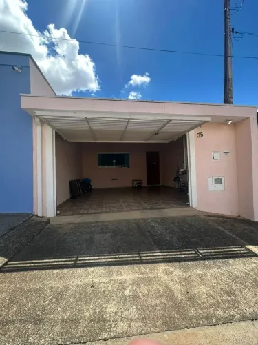 Casa à venda na Vila Doutor Laurindo em Tatuí-SP: 3 quartos, 1 suíte, 2 banheiros, 1 vaga