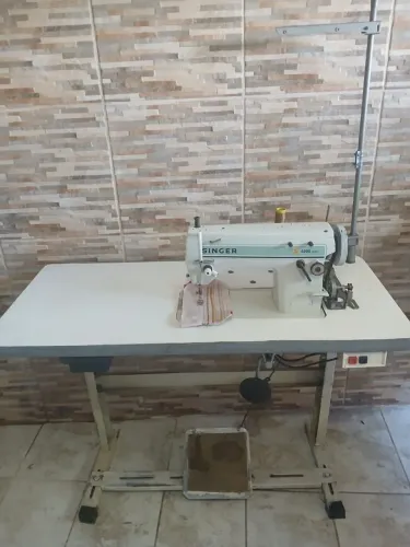 Máquina de costura zig zag Reta singer industrial 