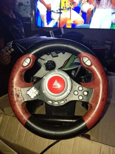 Volante de vídeo game ou computador com poucas manchas
