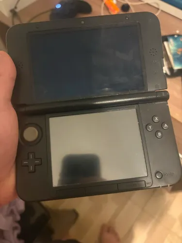 vendo 3DS XL com mário kart 7 (único defeito é que está sem o carregador)
