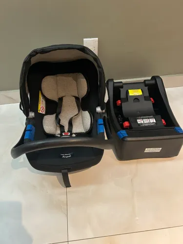 Vendo bebê conforto burigotto com base para carro