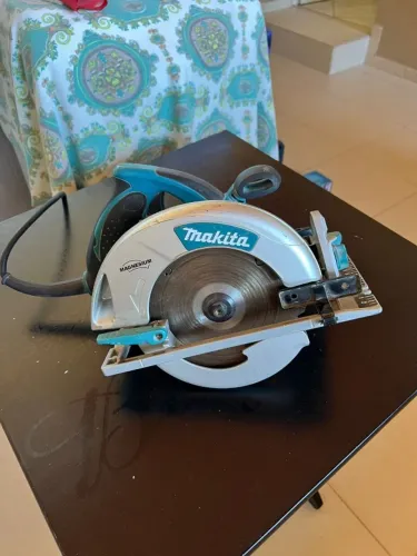 ? Serra Circular Makita 5007MG - Profissional 185mm 220V ?