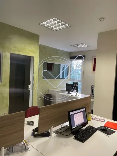 Sala Mobiliada no Alpha Square Offices para Locação