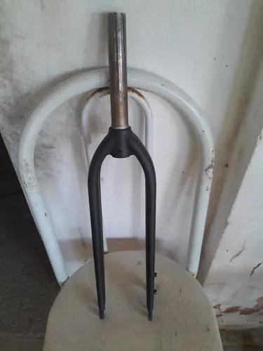 Garfo rígido em alumínio aro 29